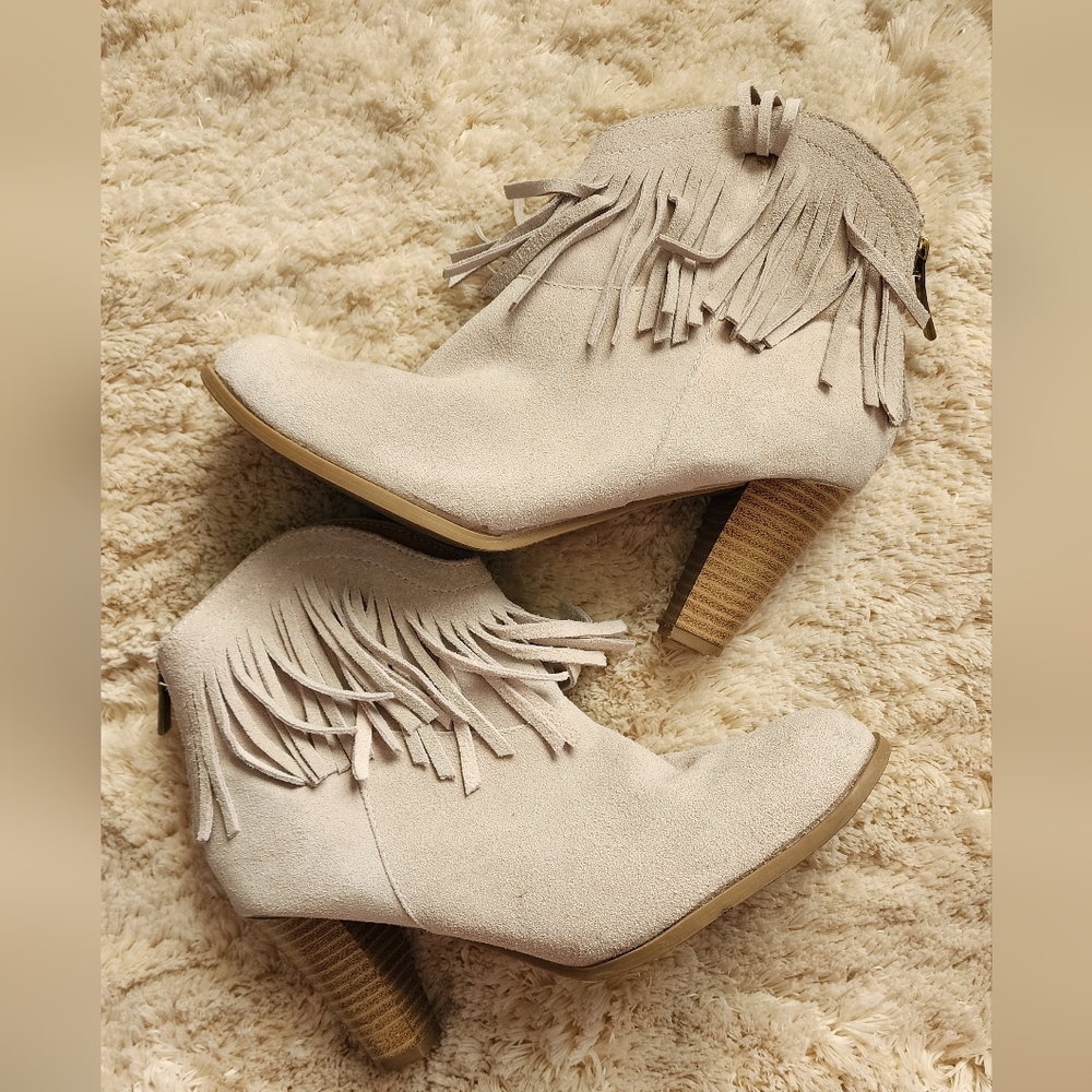 Fringe boots